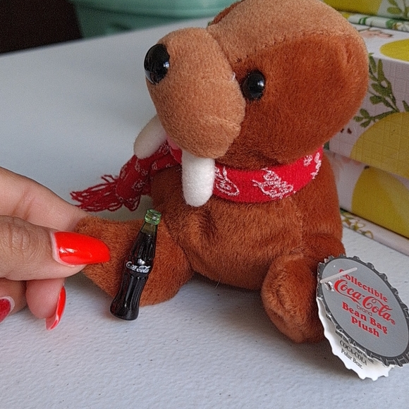 Walrus Coca-Cola Bean Bag Plush - Picture 3 of 5